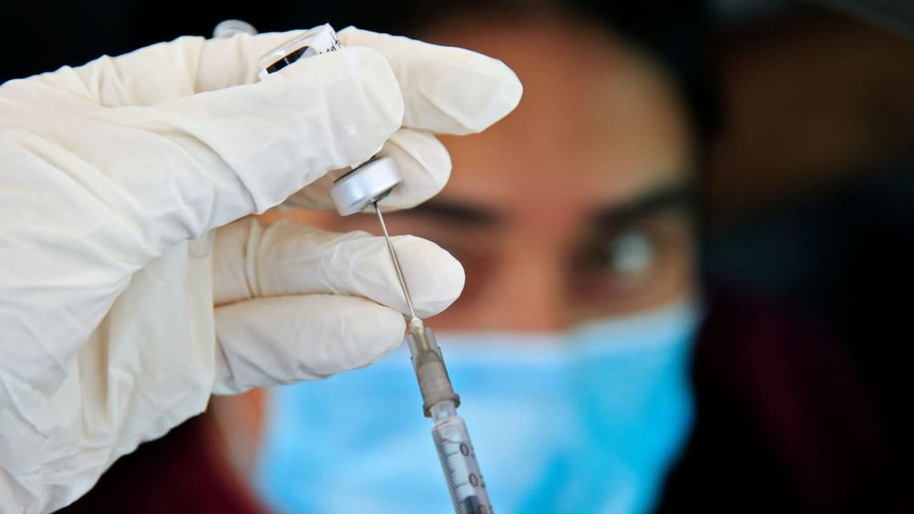 Frecuencia, síntomas, hospitalización: todo lo que debes saber sobre los contagios en vacunados 