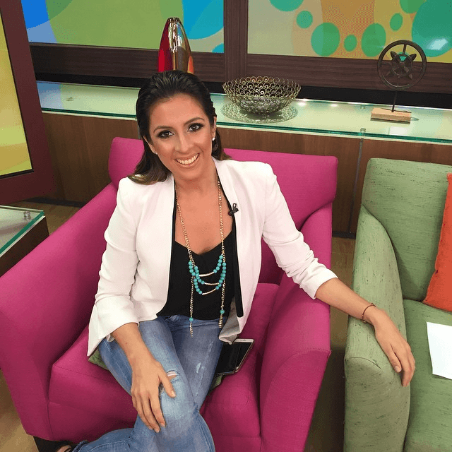 Nuestra querida Maity muy feliz porque sea viernes. (7 de agosto)