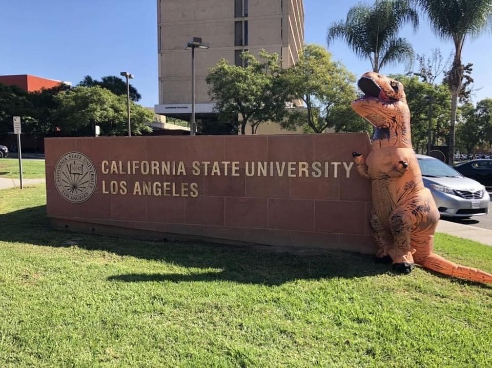 <b>Universidad de Estatal de California, Los Ángeles (47º a nivel nacional)</b>
<br>
<b>Costo estimado anual sin ayuda financiera: </b>$27,000
<br>
<b>Costo estimado anual con ayuda financiera: </b>$4,600
<br>
<b>% estudiantes obtienen becas: </b>83%
<br>
<b>% graduación:</b> 48%
<br>
<b>Salario promedio anual estimado:</b> $47,500
<br>
<br>