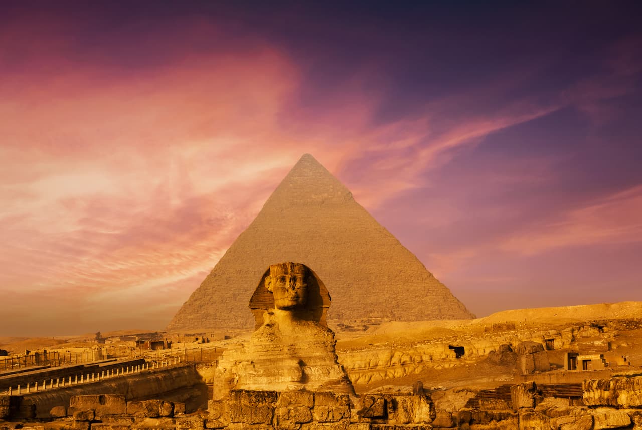 El conocimiento de las fechas y lugares de estos eventos cósmicos le servía a muchos gobernantes o autoridades religiosas de lugares remotos en Babilonia, Egipto, América precolombina y otras partes del mundo para fortalecer su poderío asustando a una población que presa de pánico se sentía intimidada por el impresionante espectáculo.