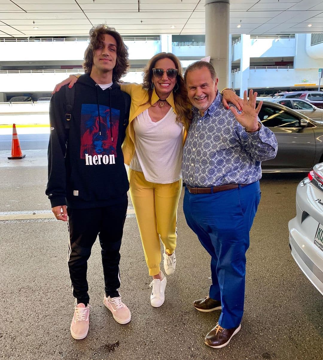 Y es que Lili tuvo un conductor de lujo que se encargó de llevarla al aeropuerto: el mismísimo Raúl de Molina.