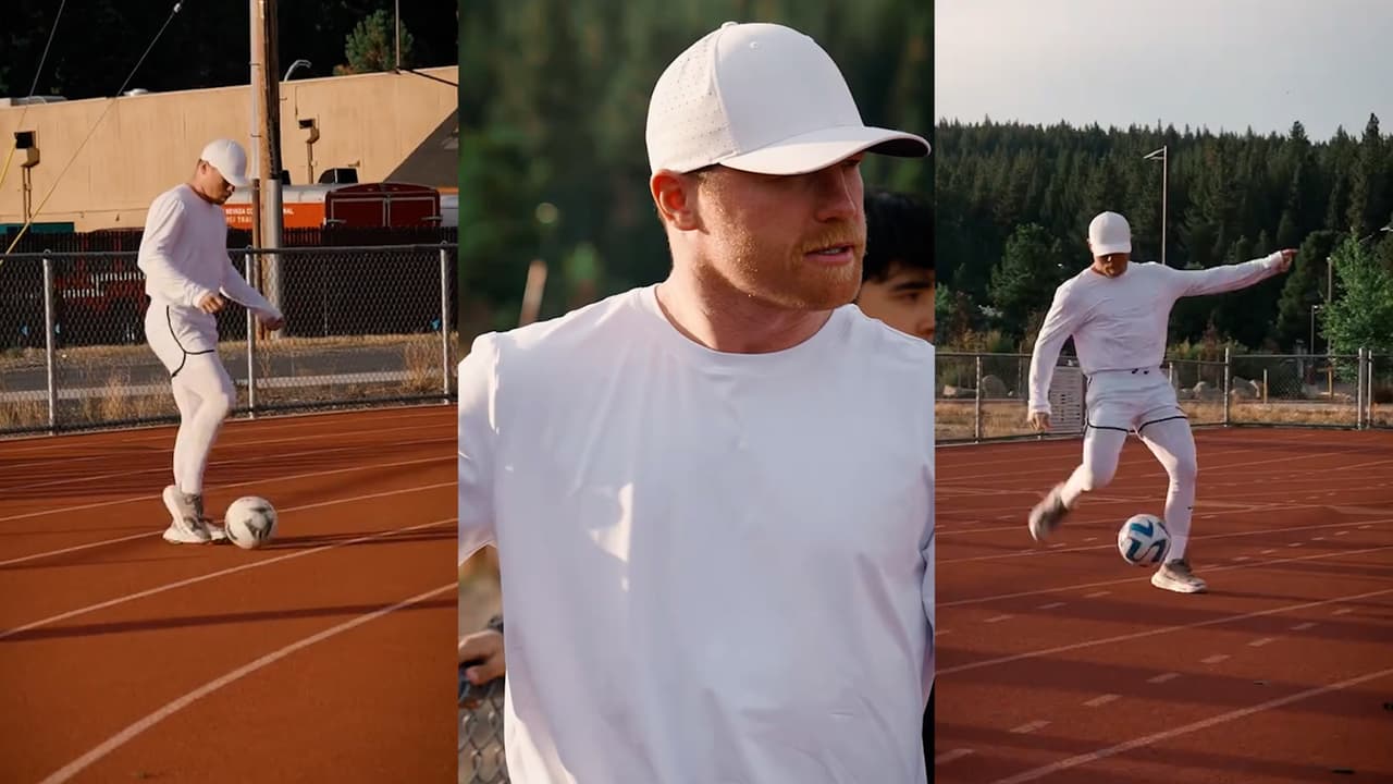 Canelo Álvarez juega cascarita como parte de su entrenamiento 