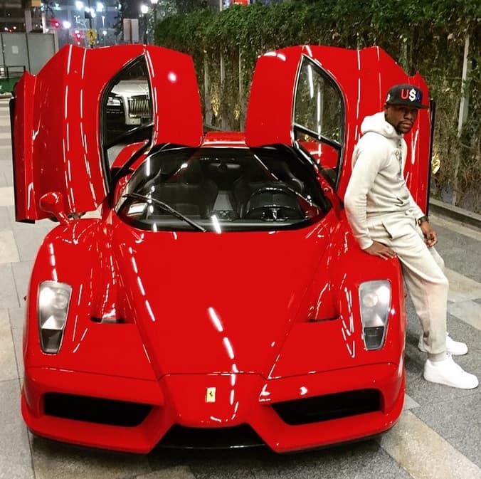 Mayweather pone a la venta su lujoso auto deportivo