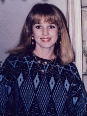 Robin Brandley, tenía 23 años cuando el 18 de enero de 1986 fue encontrada muerta de 41 puñaladas en el estacionamiento del Saddleback College de Mission Viejo, California.