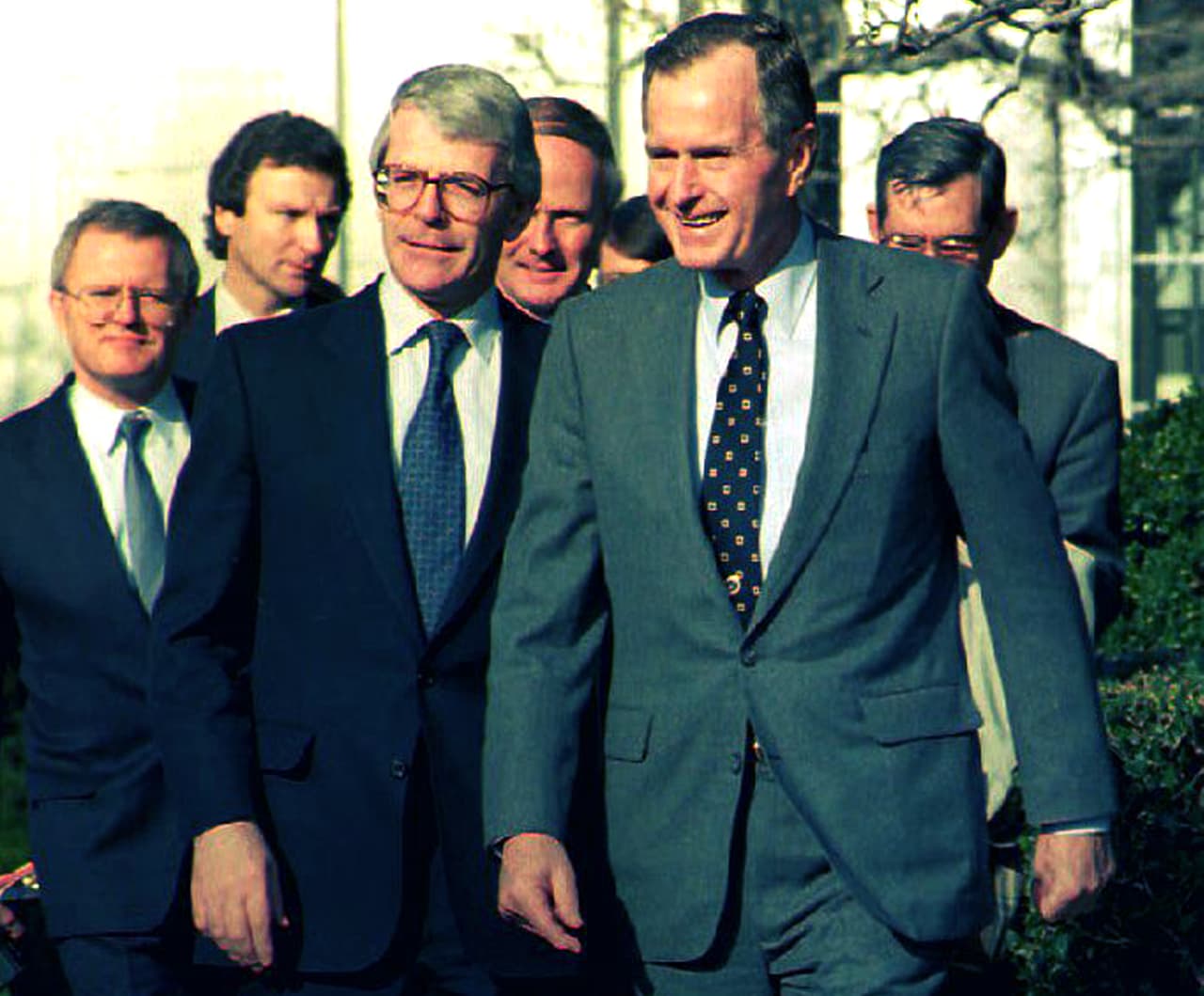 Ya de salida, el presidente de Estados Unidos George W. Bush recibe en la Casa Blanca a John Major, en 1992. Eran los años del triunfo del "frente occidental capitalista" ante la Unión Soviética