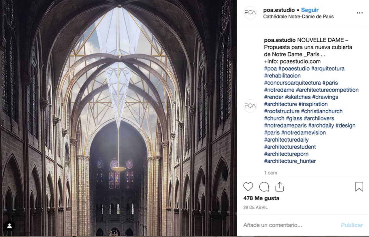 <b>El techo y aguja de cristal para que la luz natural pase al interior de la iglesia, </b>unido al simbolismo religioso de la madera pero con visión ecológica. “La madera utilizada para la carpintería representa la cruz de madera que Jesús llevó al Golgota y sobre la cual fue crucificado” 
<a href="https://www.instagram.com/p/Bw1_tRMHA88/?utm_source=ig_web_copy_link" target="_blank">se lee en la publicación</a> de la oficina de arquitectura española 
<a href="https://www.poaestudio.com/" target="_blank">POA Studio. </a>