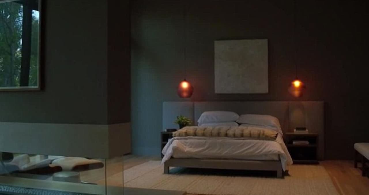 Mira nada más la intimidad del cuarto principal. ¡Qué romántico!