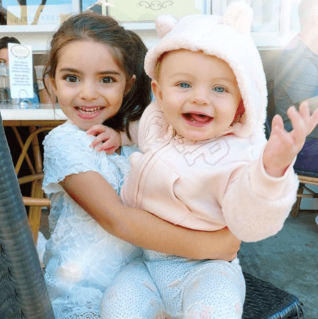 Sin duda, Aitana y Kailani hacen una mancuerna espectacular y esperamos que el 2020 siga lleno de aventuras y alegrías para las integrantes más pequeñas de la familia Derbez y Ochmann. 
<br>