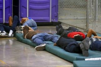 Aumentan sedes para el traslado de inmigrantes en Estados Unidos