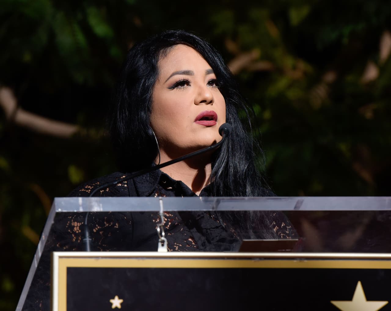 Y
<b>Suzette Quintanilla</b>, quien se encargaba de la batería.