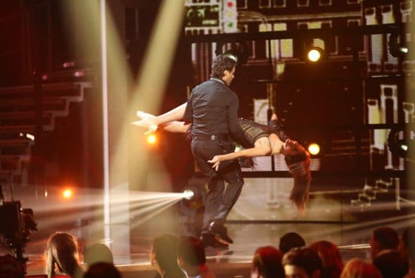 Mariana y el actor Mane de la Parra encendieron la pista de Nuestra Belleza Latina con un tango muy explosivo. Y hasta como que hubo un besito por ahí. Mariana, ¿tú como que quieres besarte con todos los galenes que pisan NBL?