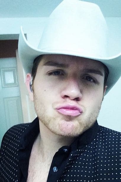 ¿Quieres uno de sus besos? Si votaste por él, seguramente te mandará muchos.