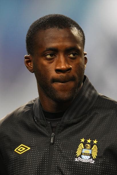 YAYA TOURÉ- Su salario por jugar en el Manchester City y algunos patrocinios, le permitieron al marfileño ganar 17.6 millones de euros (más de $23.2 millones).