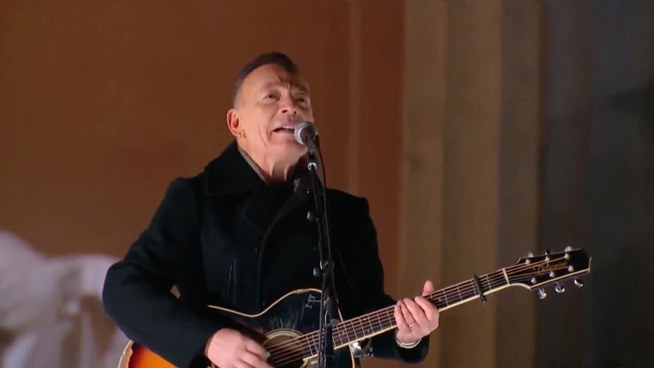 El show fue llamado “Celebrando Estados Unidos” y fue abierto por el cantante Bruce Springsteen, quien cantó en vivo desde el monumento a Lincoln en Washington DC.
