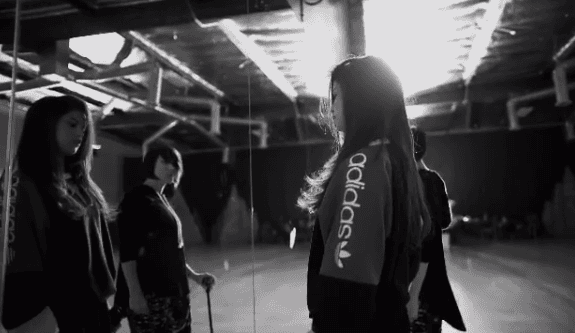 Los bailes y ensayos son extenuantes.