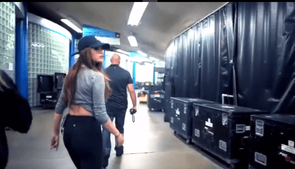 Este es un tour muy emblemático para ella, ya que será el que marcará el gran cambio entre la cute girl y la hot woman en la que se convirtió.