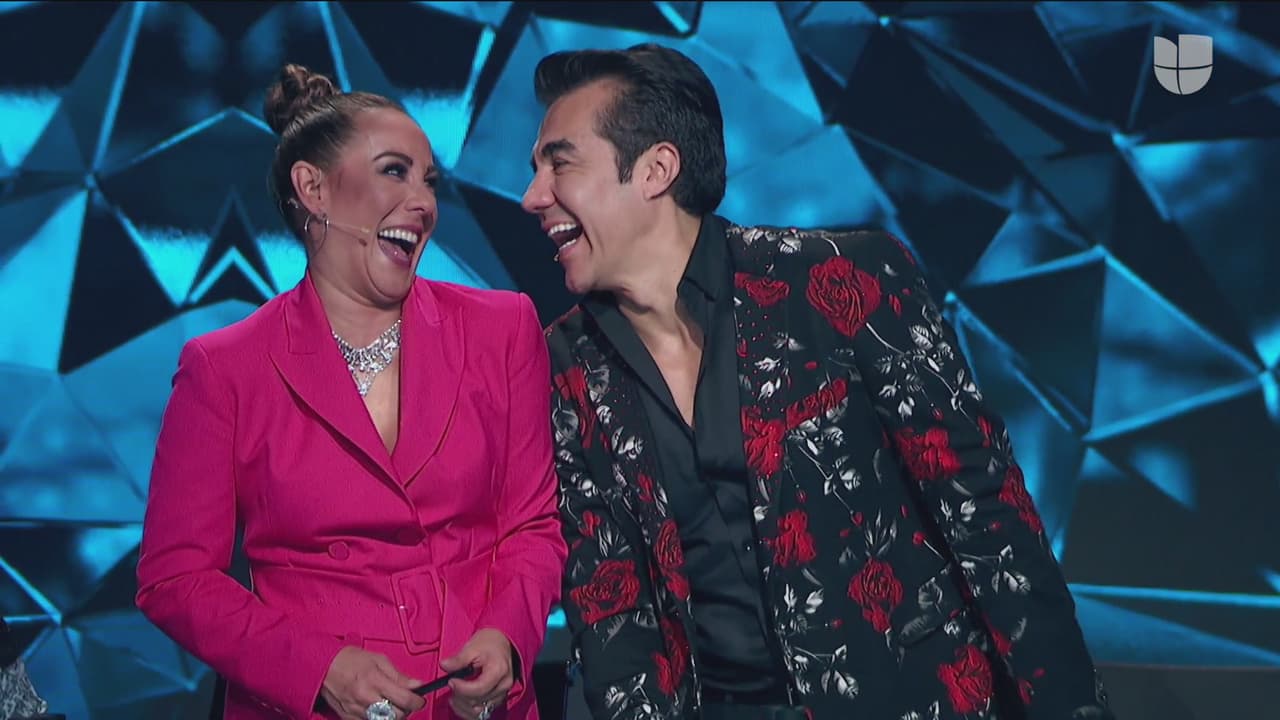 No hay duda que la diversión es el ingrediente principal del programa y desde el inicio del tercer capítulo, Consuelo Duval y Adrián Uribe se pararon de su asiento para bailar y disfrutar junto a los 12 personajes que se presentaron en combate.