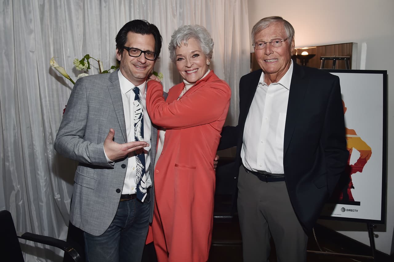Etty Ben Mankiewicz, los actores Lee Meriwether y Adam West asistieron a 'Batman': The Move' durante el día 2 del TCM Classic Film Festival 2016, el 29 de abril de 2016 en Los Angeles, California.
