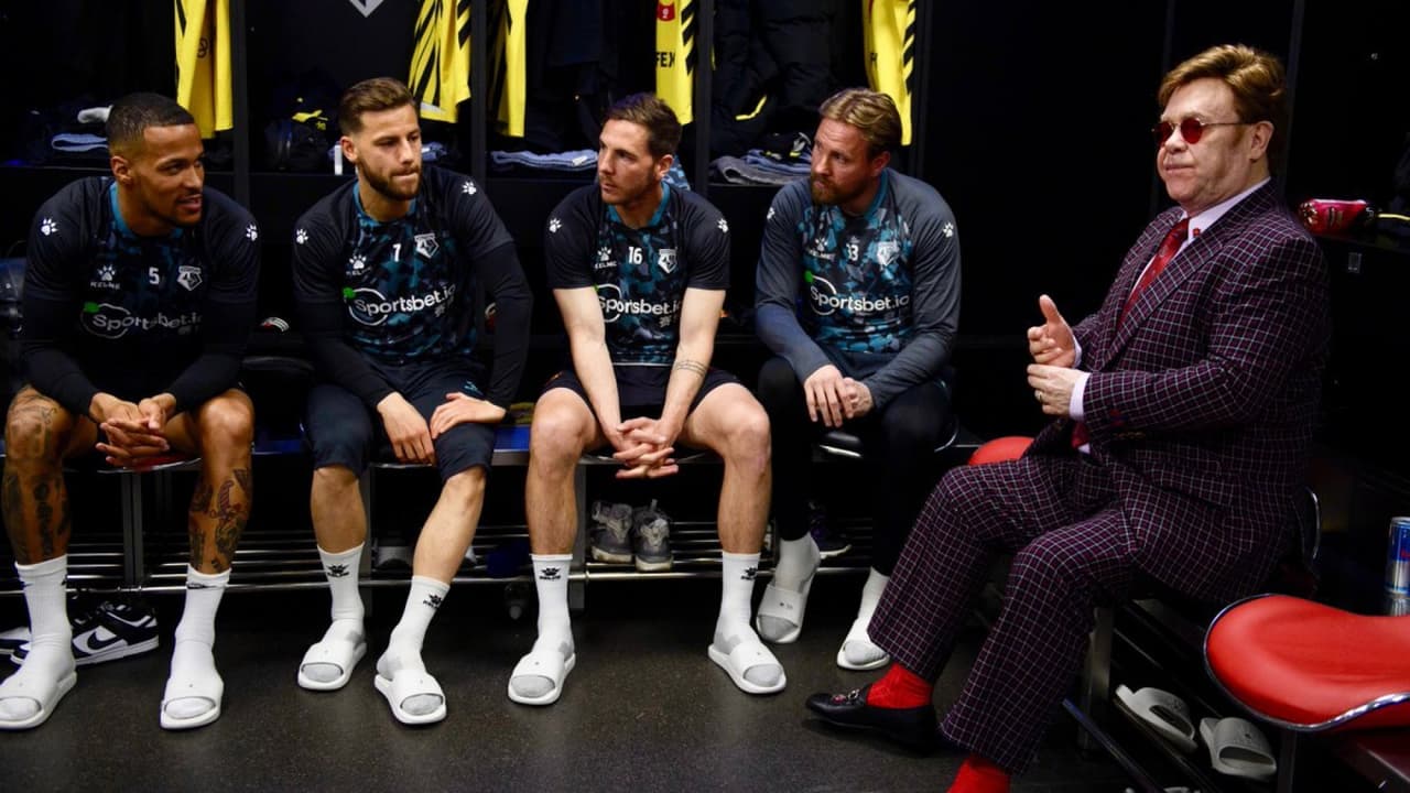 Jugadores del Watford recibieron la visita de Elton John