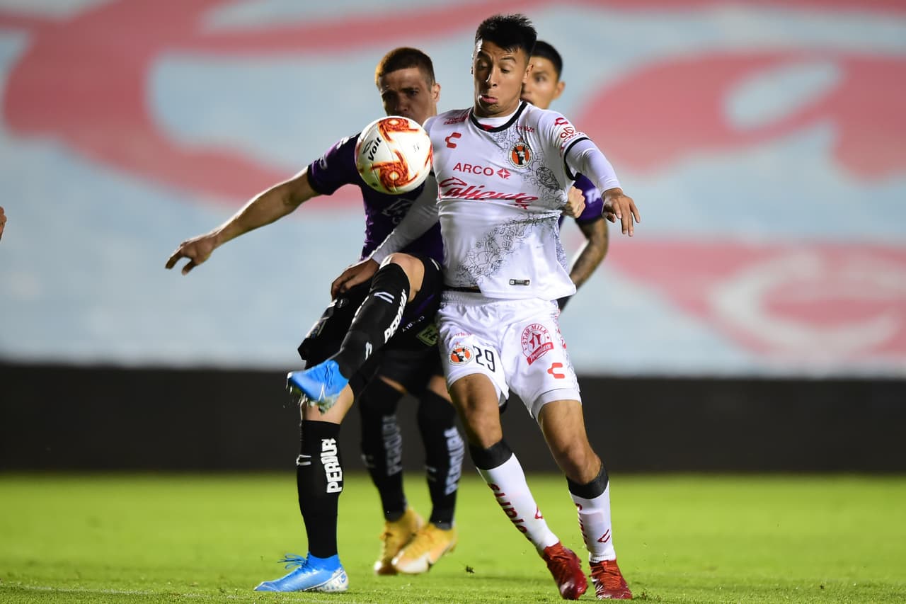 Con gole de Jualián Velázquez, Hugo Silveira, Jordi Cortizo y Vladimir Loroña, Gallos y Xolos nos regalan un entretenido empate en la Corregidora.