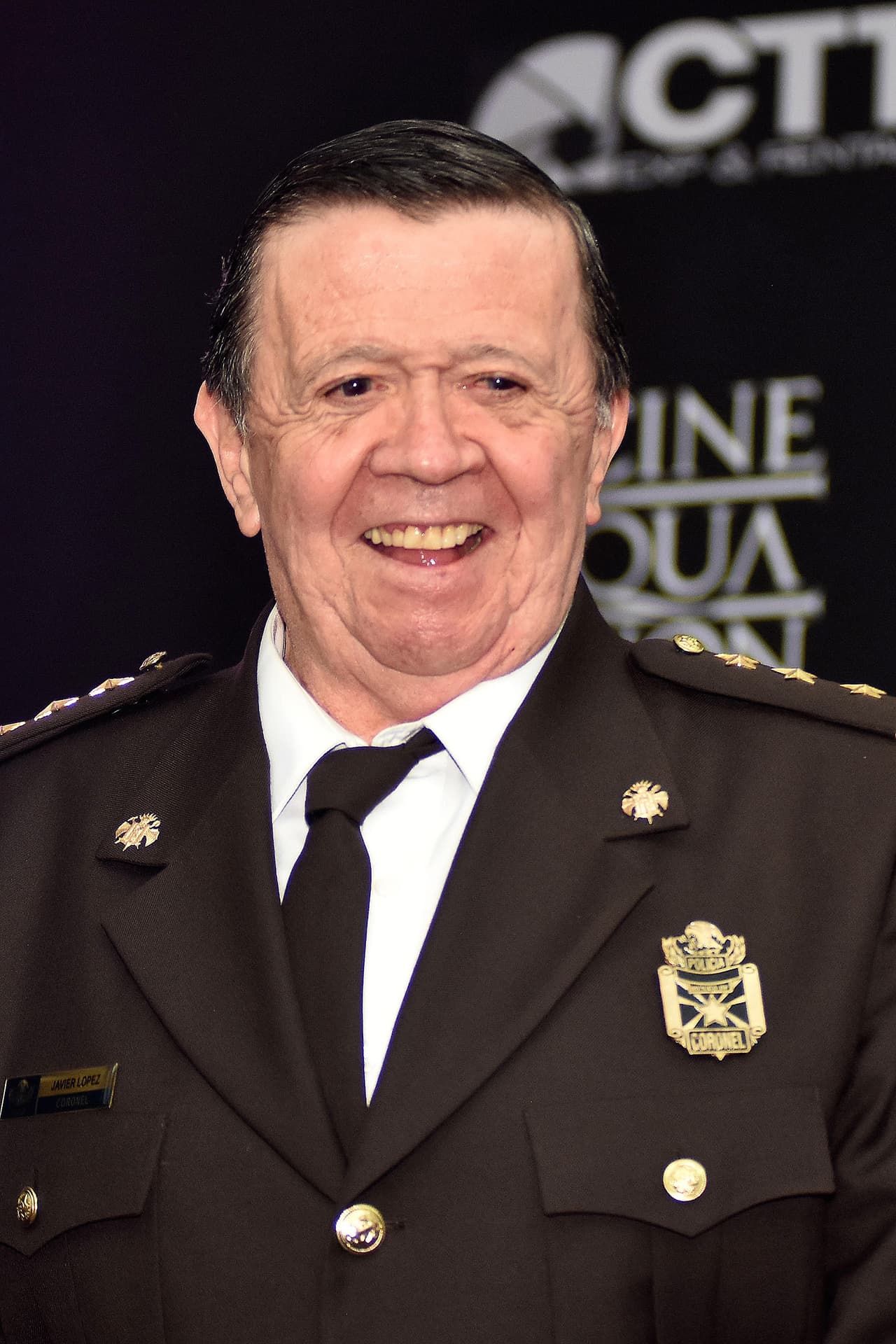 En dicha producción, el actor interpretó a un militar mexicano y compartió créditos con Demián Alcázar, Eugenio Derbez y Bárbara Mori.