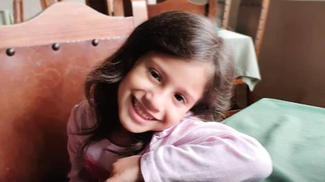 El tipo de cáncer que Aranza padece se origina cuando las células sanas de estas áreas cambian y proliferan sin control, y forman una masa llamada tumor. Un tumor puede ser canceroso o benigno. En su caso, es canceroso.