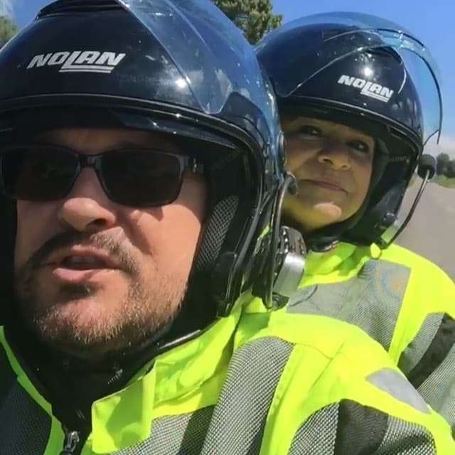 <b>Arturo Peniche y Gaby Ortiz</b>
<br>
<br>Están a dos años de cumplir cuatro décadas de matrimonio. Cuando se casaron llevaban apenas 8 meses de noviazgo; él tenía 19 años y ella 20. Tienen dos hijos: Brandon y Khiabet.