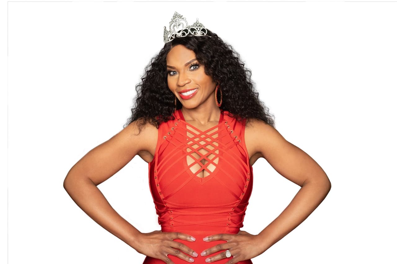 La Oficina del Médico Forense del Condado Dallas confirmó este domingo que
<a href="https://www.univision.com/local/dallas-kuvn/confirman-que-el-cuerpo-hallado-en-lago-en-irving-es-de-la-reina-de-belleza-lashun-massey-video">el cuerpo encontrado en el lago Claire pertenece a Lashun Massey,</a> la reina de belleza que estaba desaparecida desde el 27 de abril en Irving.
<br>