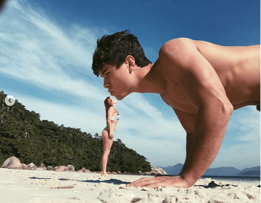 Ana Jara no sólo es actriz, también es bailarina y cantante originaria de Valencia, España.