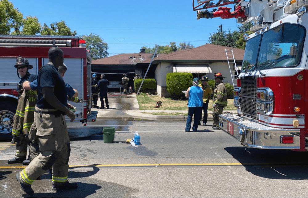 Una persona muere en incendio al norte de Fresno