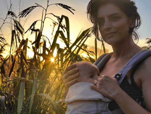 "No hay nada qué me haga más feliz que estar en la naturaleza con quienes más amo. Estos momentos en la vida son los que llenan el corazón", escribió la actriz junto a esta postal.