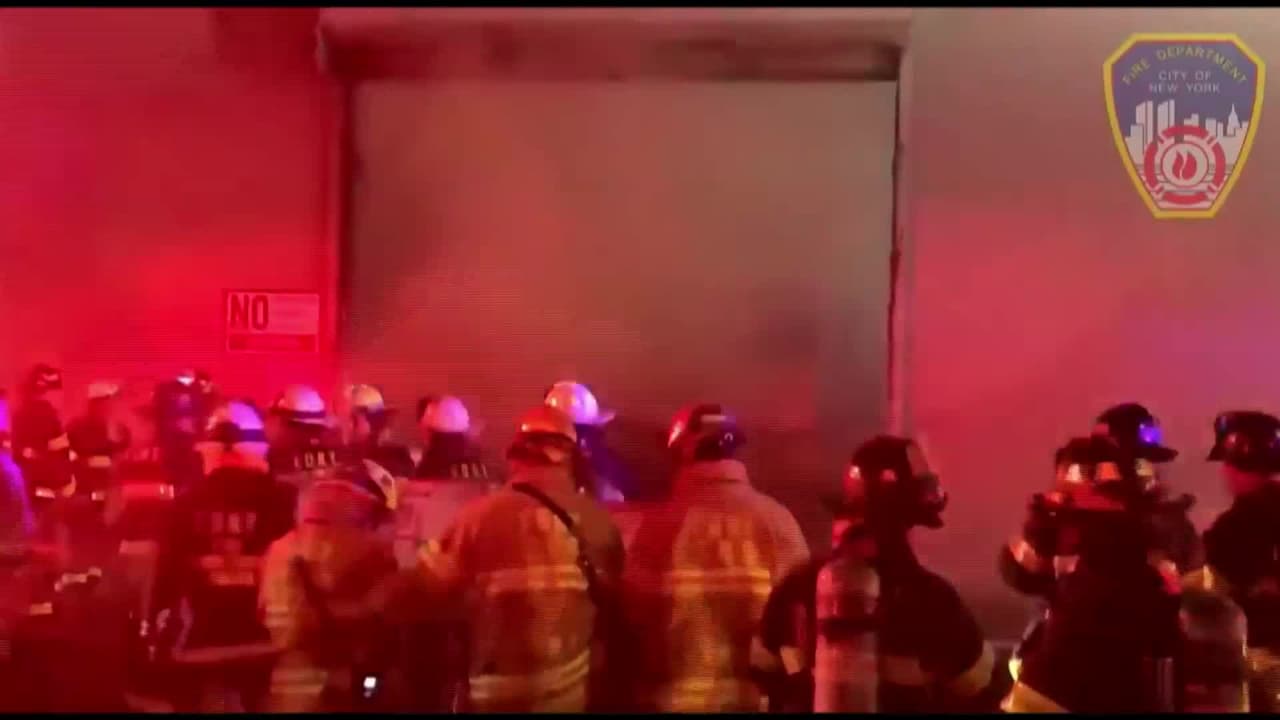 Incendio en el Bronx deja a cinco bomberos lesionados