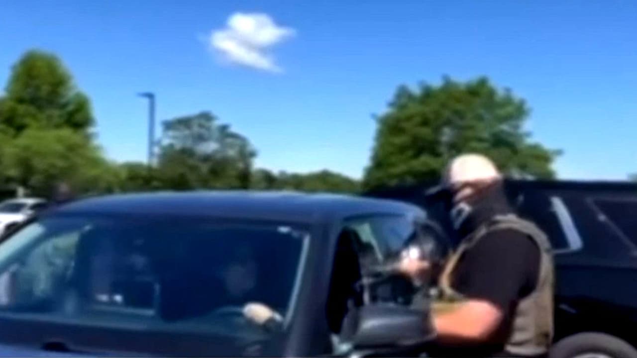 Denuncian violento arresto de inmigrante guatemalteco por agentes de ICE frente a tribunal en Illinois