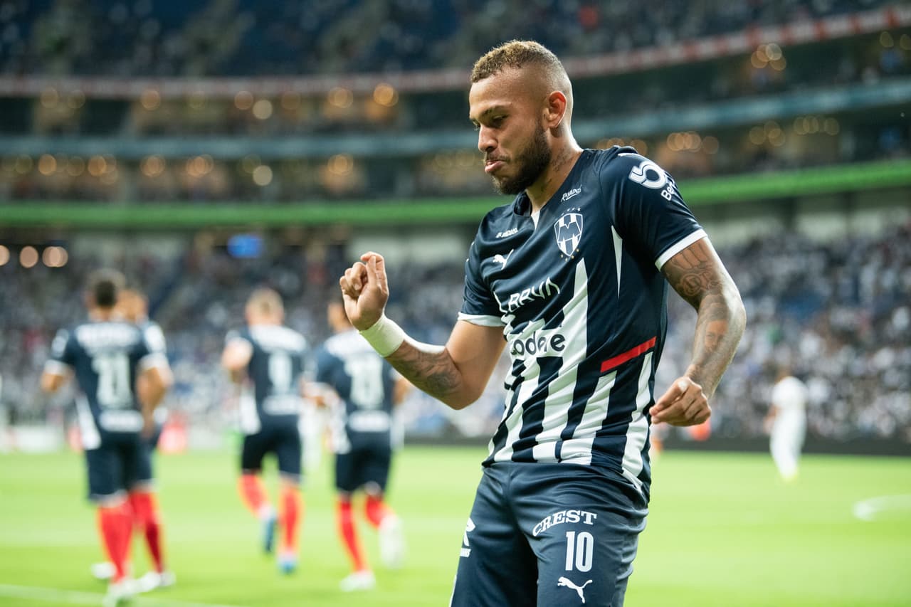 Con doblete del colombiano Duvan Vergara, Rayados de Monterrey consiguió su primer triunfo del Grita México A21 a costa de los endebles Pumas.