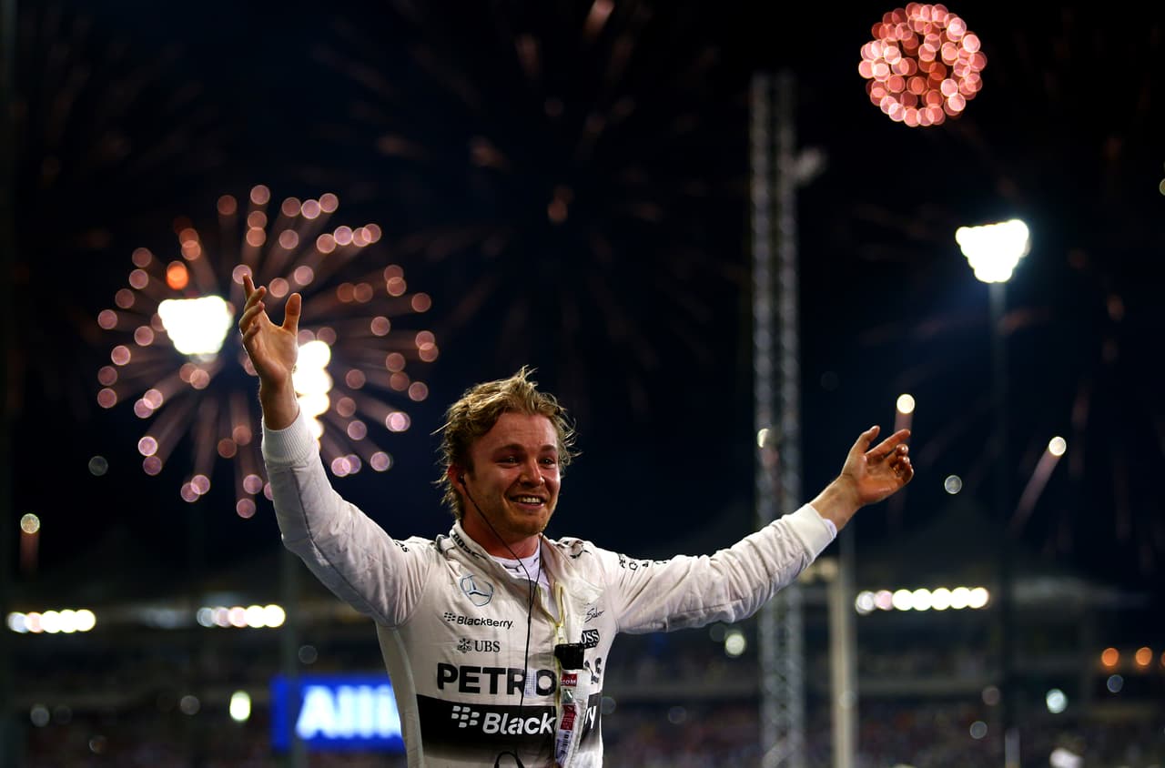 Nico Rosberg ganó la última prueba del Mundial de F1y Sergio Pérez terminó quinto