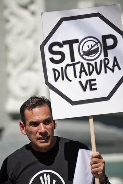 Una creciente criminalidad, alta inflación, año y medio de contracción económica y el deterioro la mayor parte de los servicios públicos, son algunos de los reclamos que mantienen los venezolanos hacia Chávez.