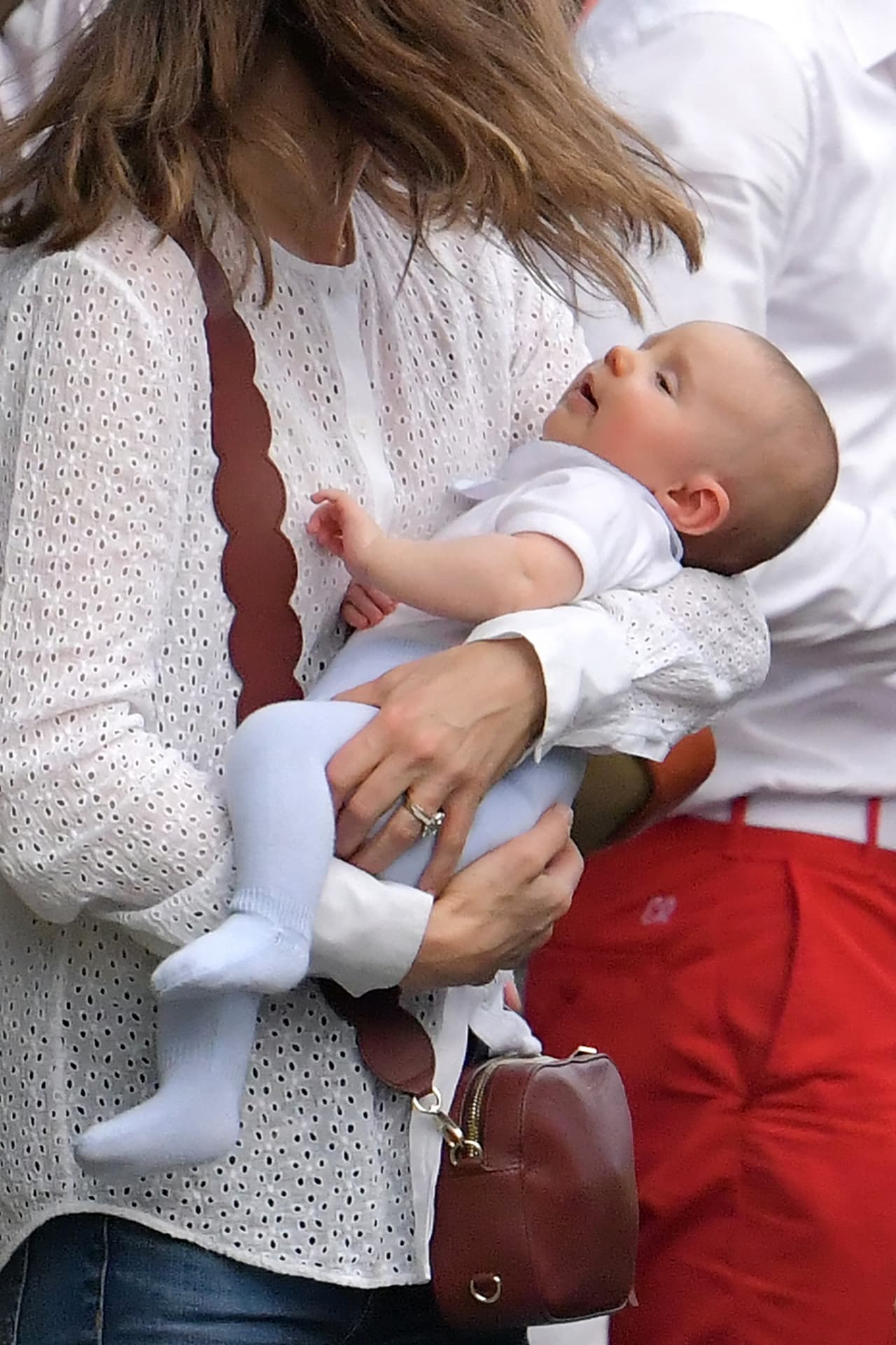 El pequeño 
<a href="https://www.univision.com/entretenimiento/realeza/pippa-middleton-ya-es-mama-y-kate-tia-dio-a-luz-a-su-primer-hijo-en-londres">Arthur nació el 15 de octubre de 2018 en Londres, Inglaterra</a>, y esta es la primera vez que podemos ver su rostro.