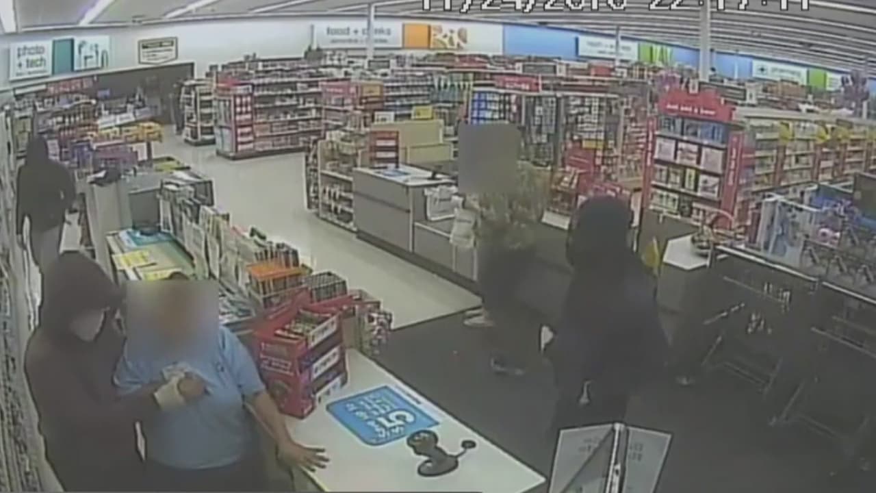 En video: Así fue el violento asalto a una farmacia Walgreens en Houston