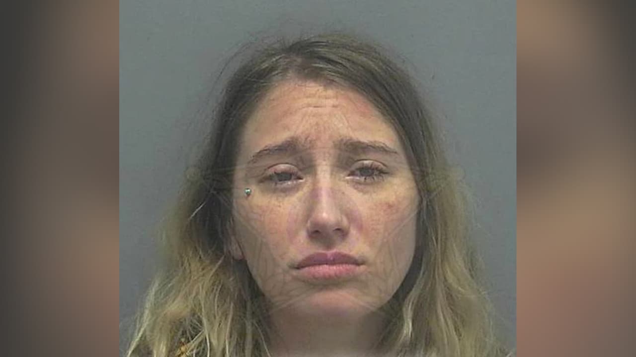 Libertad condicional para mujer de Sarasota que fue bajada de un avión en 2021 por no querer usar mascarilla 