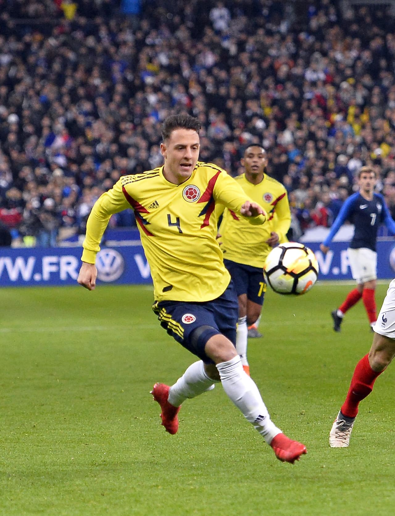 Defensa: Santiago Arias (Colombia)