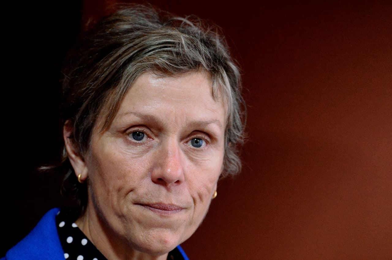 <b>Frances McDormand, actriz</b>. El punto central del feminismo, según su interpretación, es que toda persona tiene derecho a ganar un "salario igualitario para el mismo trabajo, sin discriminación", un tema que en su opinión aún no se ha entendido en el mundo del cine. "Produzco una décima de lo que la mayoría de los actores de cine con mi experiencia y mi reputación. Nunca nos han pagado proporcionalmente y eso tiene que cambiar".