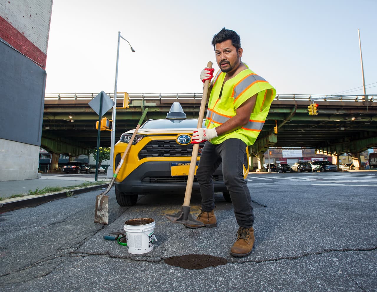 <b>Enero: Hassan.</b> "La mayoría compartió historias de inmigración, familia y sacrificio, junto con esfuerzos permanentes para sobrevivir a la dura industria de los taxis", señaló la pareja.