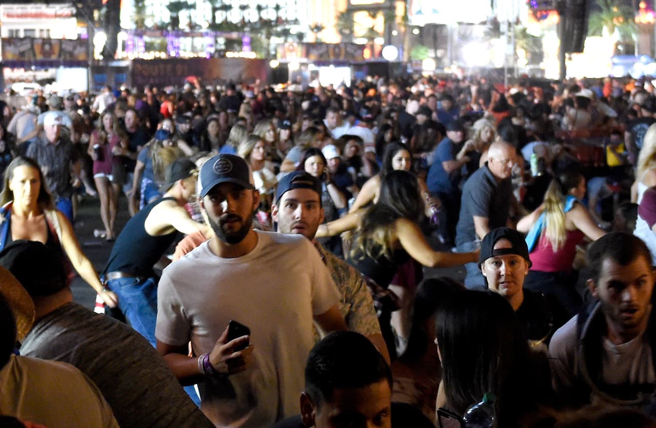 Los disparon provocaron la estampida de miles de asistentes al concierto de música country en Las Vegas