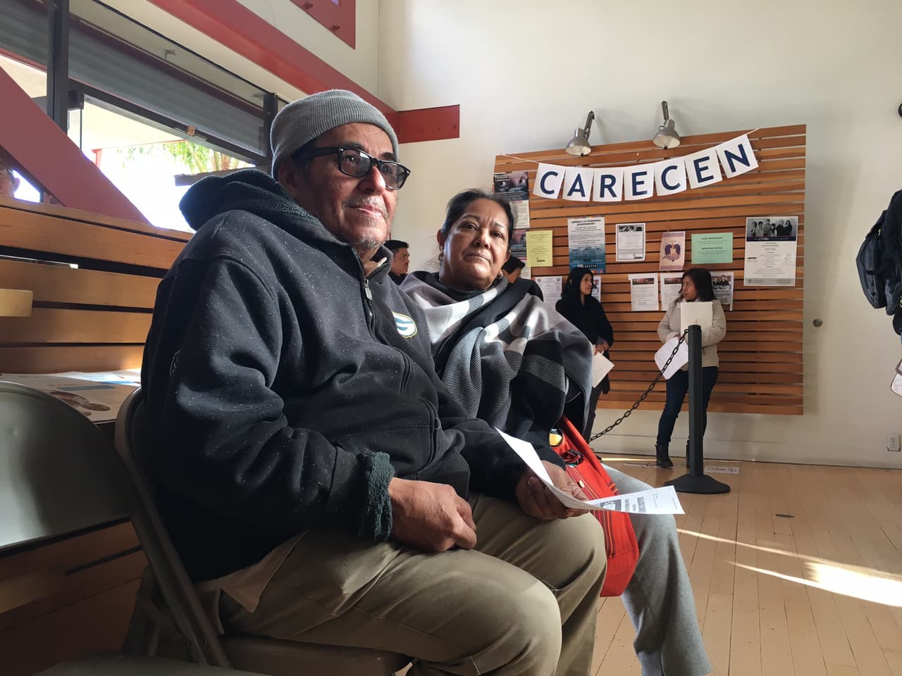 Mardoqueo García y su esposa Elena han acudido a la sede de CARECEN en cuatro ocasiones, pero no han alcanzado cupo para entrevistarse con un abogado del grupo.