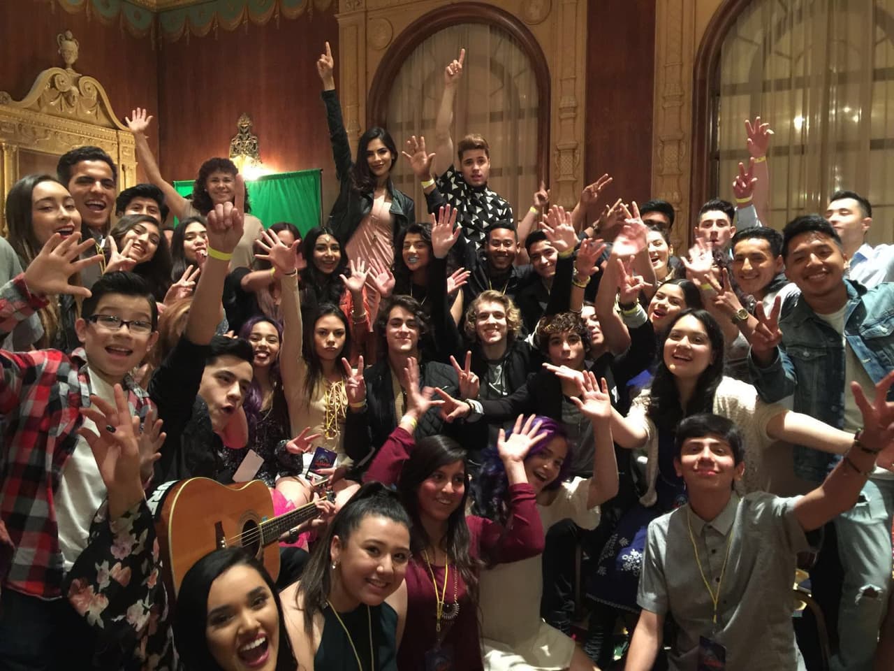 ¡Han sido semanas en búsqueda de los mejores! seis ciudades recorridas, Puerto Rico, Chicago, Houston, Miami, Nueva York y hoy la gira de audiciones termina en Los Ángeles. Nos vamos felices de haber encontrado chicos y chicas con estilo, personalidad y sobretodo talento.