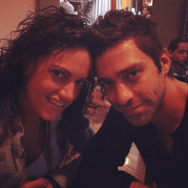 El cantante Ari Borovoy y su esposa Arlette Kalach están esperando a su cuarto hijo.