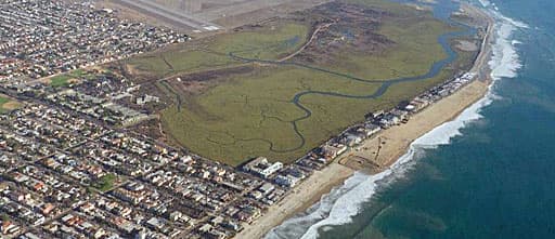 6. 
<b>Tijuana Slough, cerca de Tijuana River ubicada en el condado de San Diego:</b> “Esta playa se ve afectada por la contaminación de las aguas residuales de Punta Bandera y el río Tijuana, que transporta muchos contaminantes adicionales como toxinas y plásticos”, según el 
<a href="https://healthebay.org/beachreportcard2021/" target="_blank">reporte</a>.
