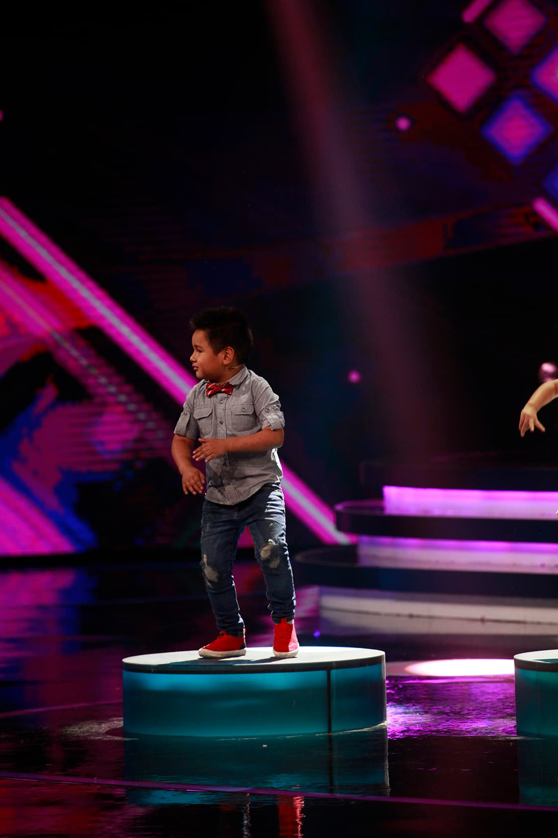 Giovani, obviamente, no se iba a quedar atrás. El chiquillo de Rosarito, Baja California, México, volvió a usar el escenario para mostrarnos a todos su técnica de baile.