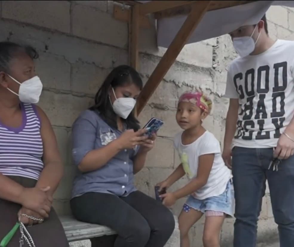 Mientras los médicos todavía tienen que programar varias operaciones de reconstrucción,
<b>Elizabeth mantiene la sonrisa bondadosa de siempre para continuar inspirando a todos los que la conocen. </b>
<br>