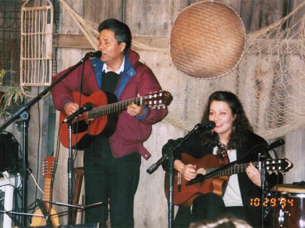 Agustín Lira y Patricia Wells, de Teatro de la Tierra, año 1984.